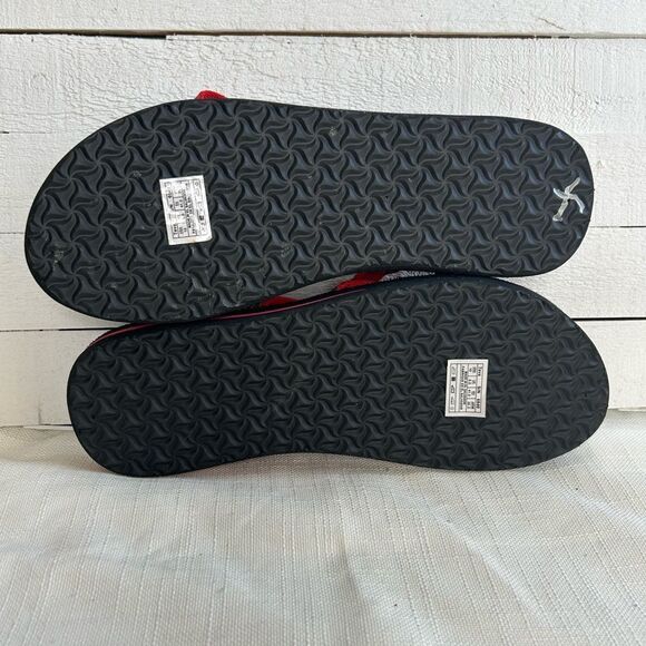 New Teva Olowahu Strappy Red Sandals 10 - Picture 6 of 6
